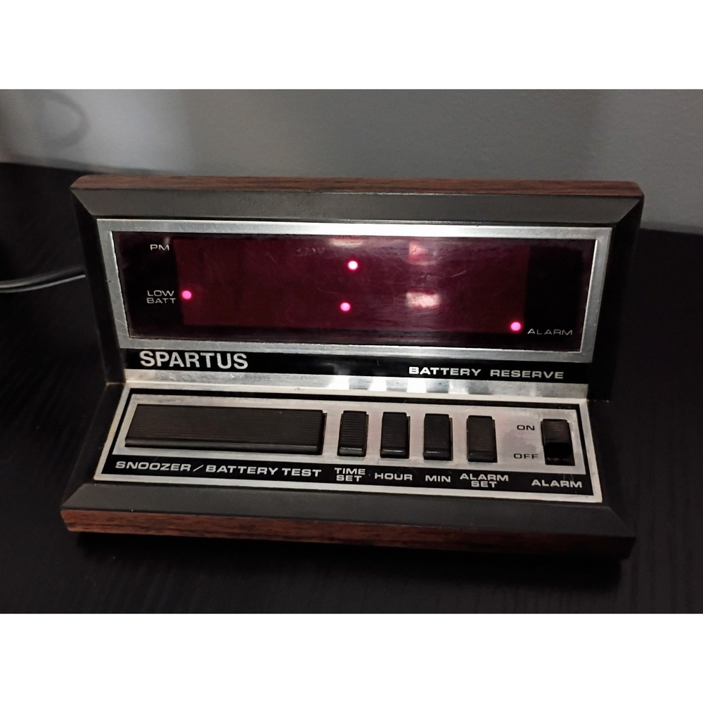 Working Vintage Spartus Digital Alarm Clock Model‎ 1140 Faux Wood - Picture 10 of 11